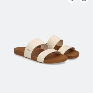 NWT- Reef Cushion Vista Slide Sandal
